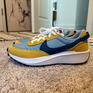 New men’s Nike Waffle Debut, size 8 or can be a women’s 9.5, no box